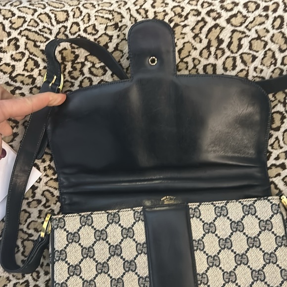 Vintage Gucci is excellent condition - Picture 12 of 13